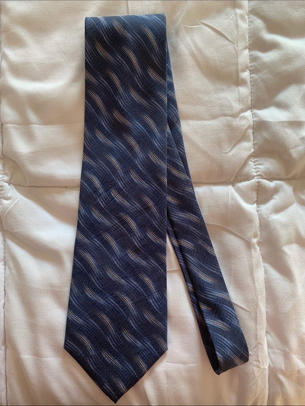 Dockers Men’s Tie Classic Navy Wave Pattern 100% Silk